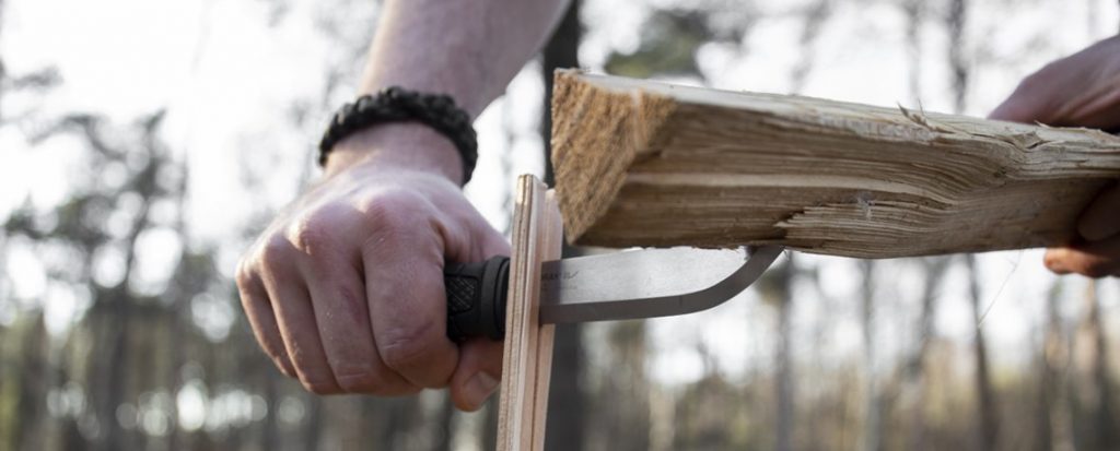 Splitting Wood With A Knife (Batoning) [Video]